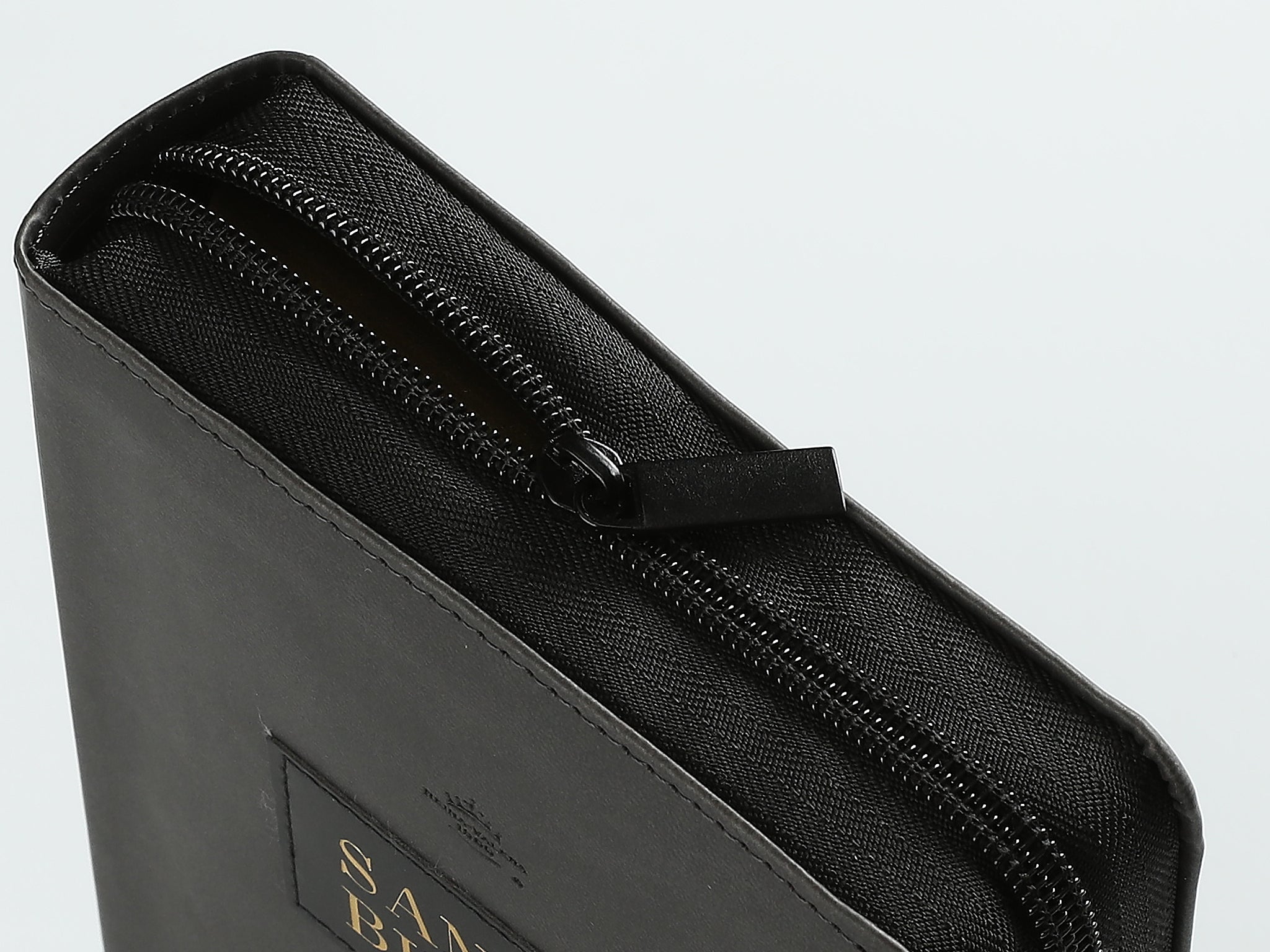 Biblia RVR60 con índice y zipper -  Negra | Tamaño manual