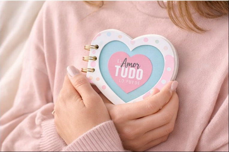 Notepads troqueleadas - El amor todo lo puede