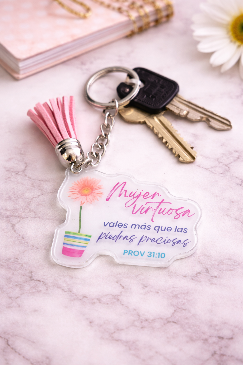 Llavero acrílico con Tassel. Mujer virtuosa