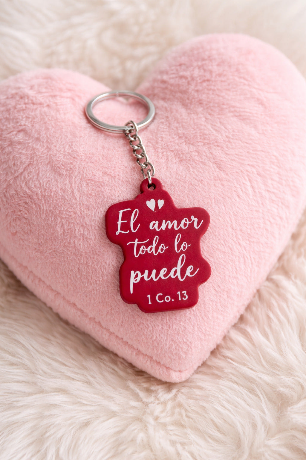 Llavero caucho. El amor todo lo puede