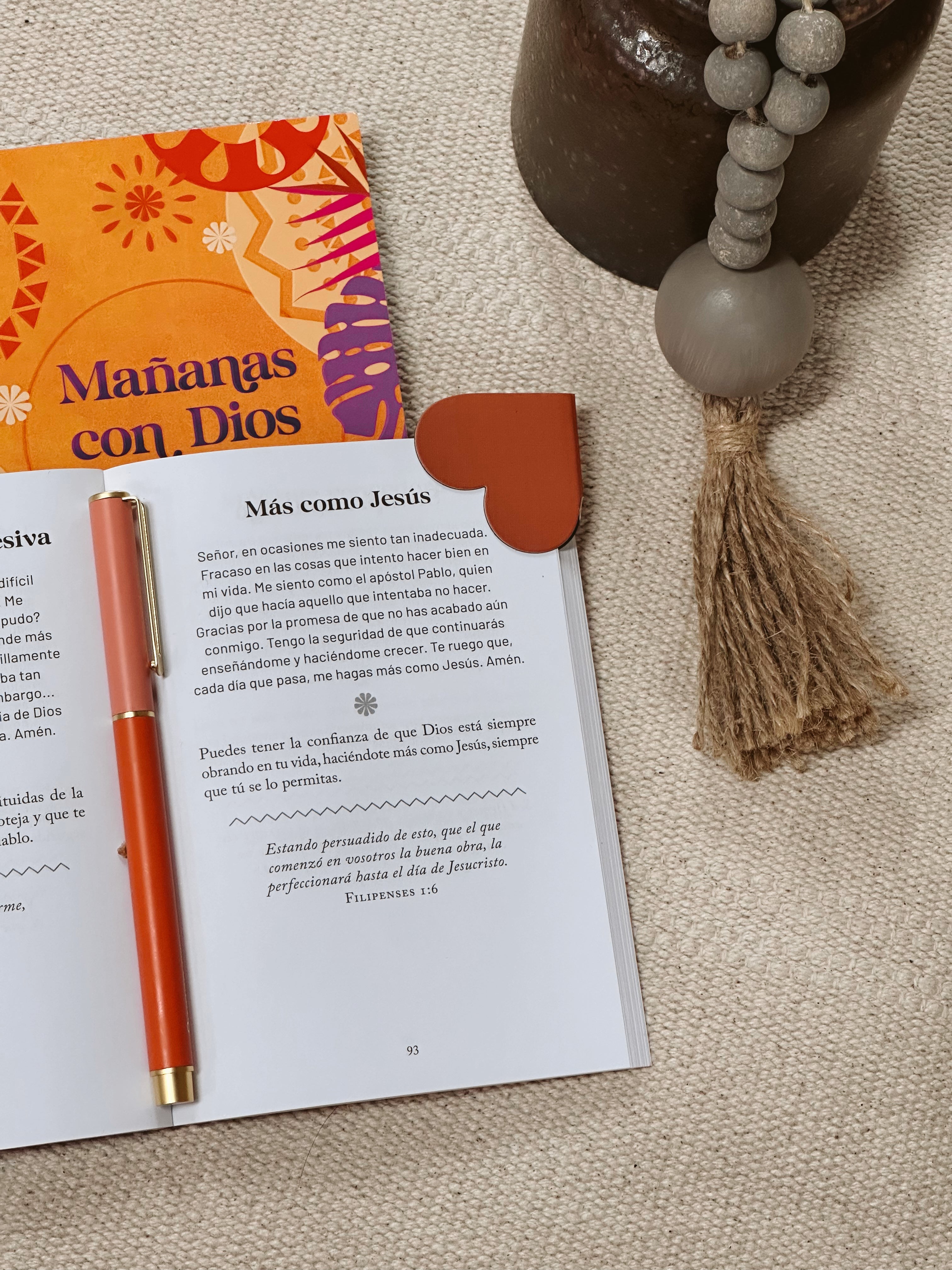 Mañanas con Dios: Oraciones y Devocionales para Mujeres | Ilustrada