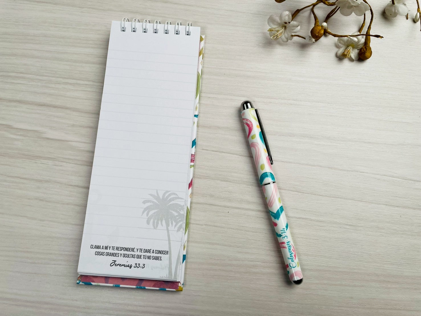 Set de Libreta y Bolígrafo | Por Encima de Todo Vístanse de Amor