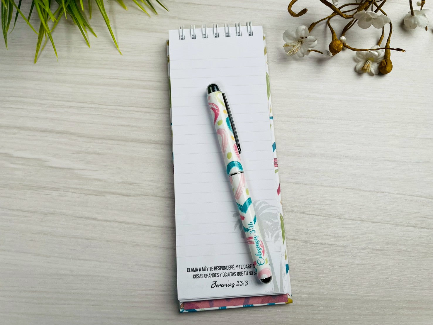 Set de Libreta y Bolígrafo | Por Encima de Todo Vístanse de Amor