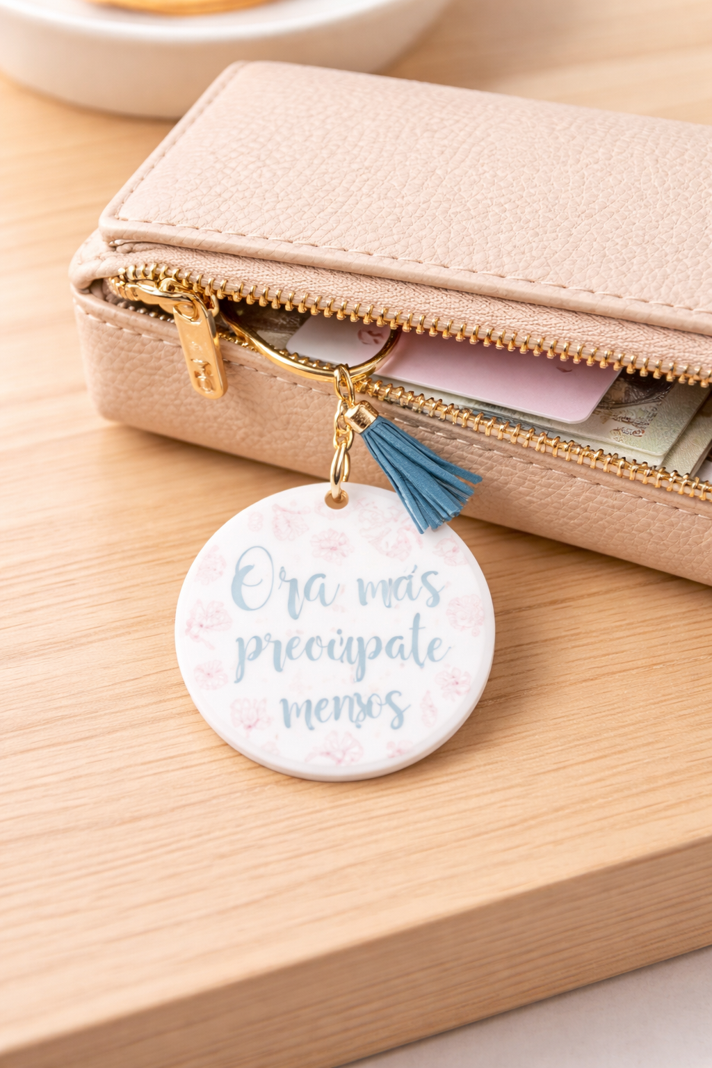 Llavero Acrilico con Tassel - Ora Mas Preocupate Menos