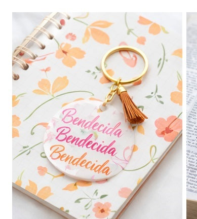 Llavero Acrilico con Tassel - Bendecida